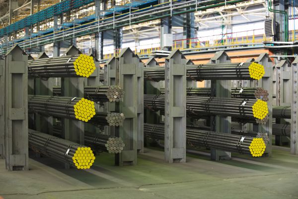 Ocelové tyče ve skladu